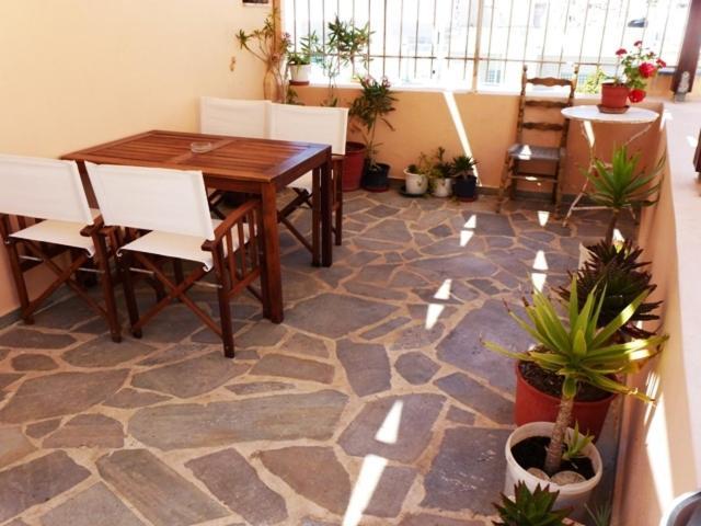 Odos Odysseos Aparthotel Ermoupoli Bagian luar foto